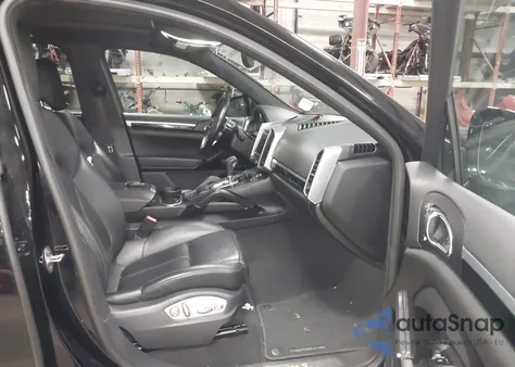 2017 Porsche Cayenne E-Hybrid S Platinum Edition z USA, uszkodzony, nr VIN WP1AE2A26HLA68460